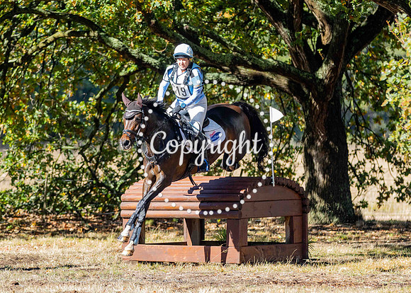 0B0A7182-18